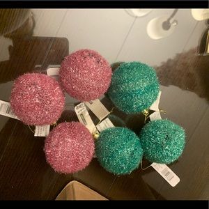 Set of six Ornaments